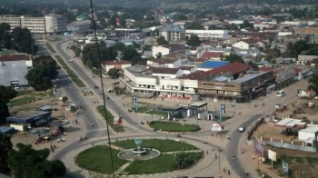 Kasai Central : deux morts dans une collision entre un camion et une moto a Kananga